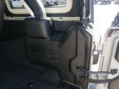 Used 2024 Jeep Wrangler Sport S image 13