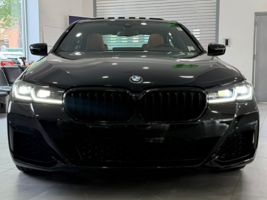 Used 2023 BMW 530i w/ M Sport Package RWD image 2