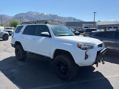 Used 2016 Toyota 4Runner SR5 AWD/4WD image 8