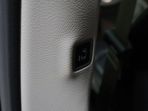 Used 2022 Chrysler Pacifica Limited image 21