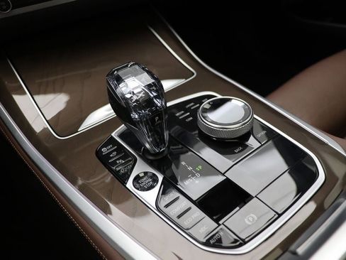 Used 2022 BMW X5 M50i w/ Executive Package image 27