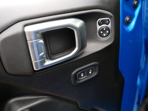 Used 2024 Jeep Wrangler Sport S image 19