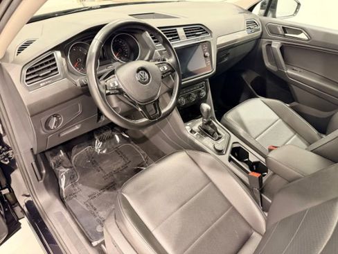 Used 2018 Volkswagen Tiguan SE AWD/4WD image 14