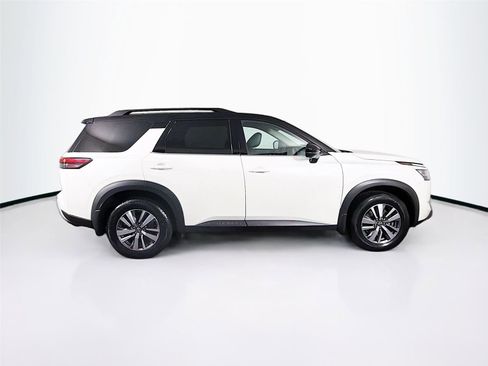 Used 2024 Nissan Pathfinder SL AWD/4WD image 8
