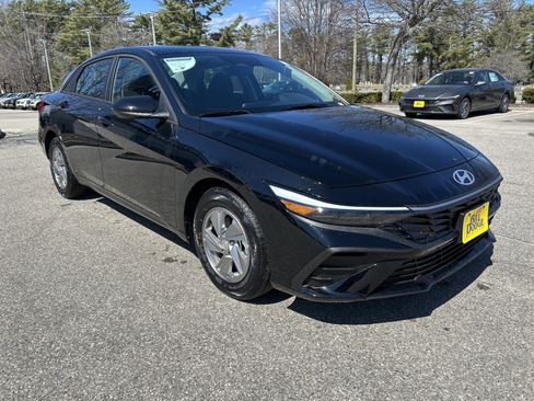 New 2026 Hyundai Elantra SE FWD image 9
