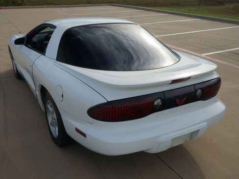 Used 1998 Pontiac Firebird Formula w/ Opt Pkg image 8