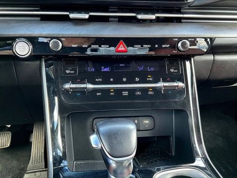 Certified 2023 Kia Carnival SX FWD image 18