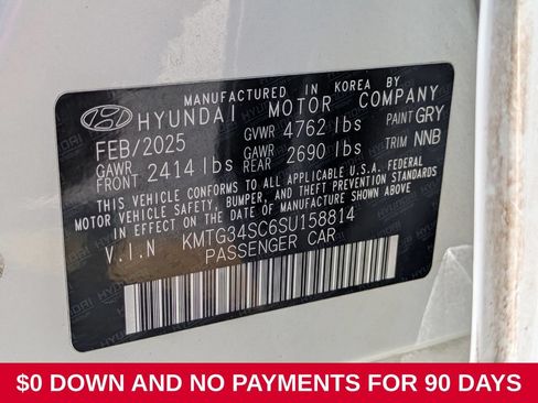 Used 2025 Genesis G70 2.5T RWD image 31