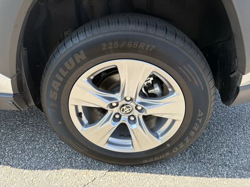 Certified 2025 Toyota RAV4 XLE FWD image 30