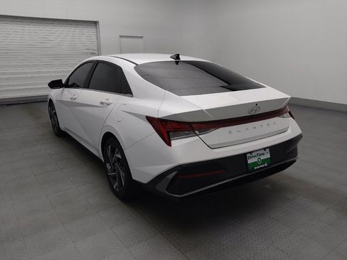 Used 2024 Hyundai Elantra SEL w/ Convenience Package FWD image 5
