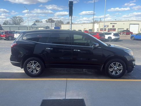 Used 2016 Chevrolet Traverse LT image 6