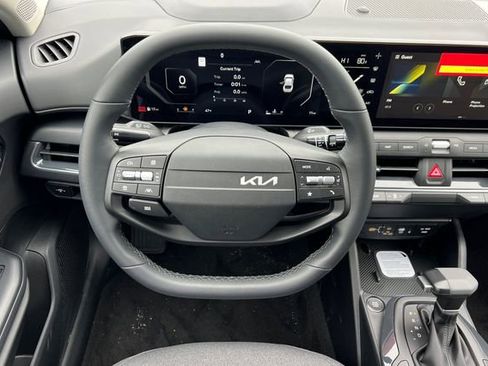 New 2025 Kia K4 EX image 16