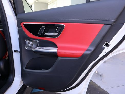 Certified 2024 Mercedes-Benz GLC 43 AMG 4MATIC image 25