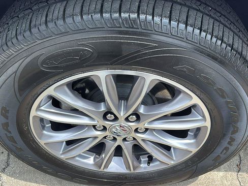 Certified 2024 Buick Enclave Essence AWD/4WD image 10