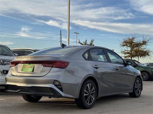 Used 2024 Kia Forte LXS image 4