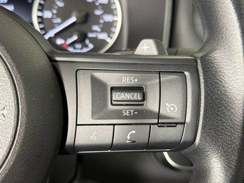 Used 2023 Nissan Rogue S image 25