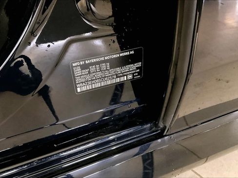 Used 2025 BMW 740i image 33