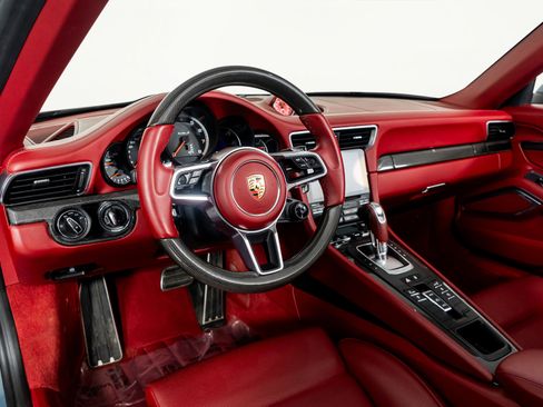 Used 2017 Porsche 911 Turbo S image 2