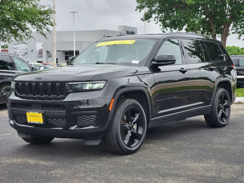 Used 2022 Jeep Grand Cherokee L Laredo RWD image 3