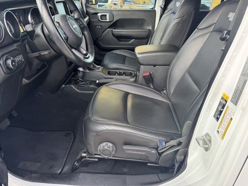 Used 2021 Jeep Wrangler Unlimited Sport image 18