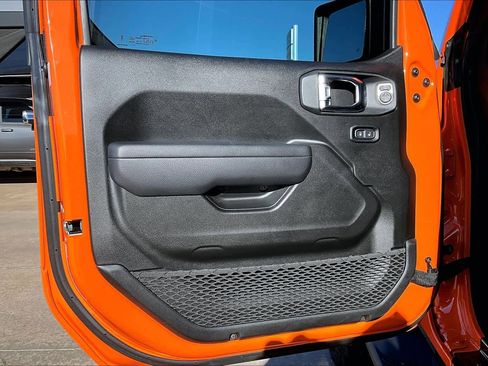 Certified 2025 Jeep Wrangler Sport image 20