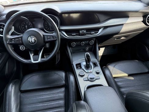 Used 2022 Alfa Romeo Stelvio Veloce AWD/4WD image 21