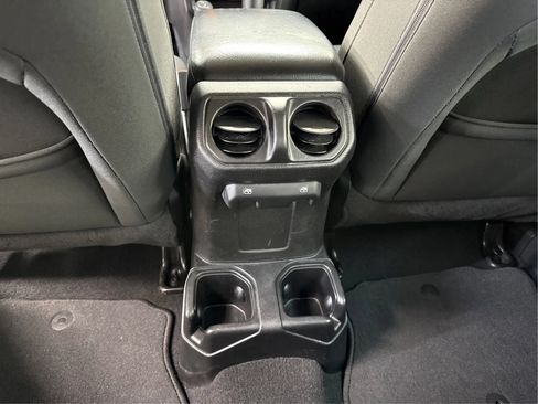 Used 2018 Jeep Wrangler Unlimited Sport S AWD/4WD image 27