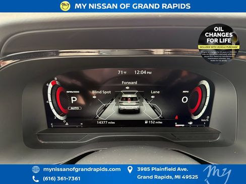 Used 2025 Nissan Pathfinder Platinum AWD/4WD image 19