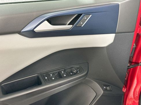 Used 2022 Volkswagen Taos SE image 17