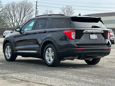 Certified 2022 Ford Explorer XLT image 5