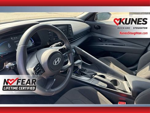 Used 2025 Hyundai Elantra Sport image 24
