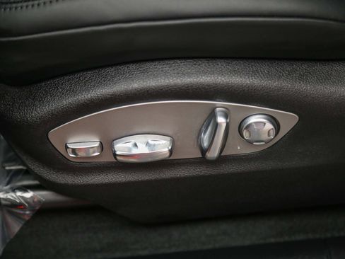 Certified 2026 Porsche Macan AWD/4WD image 25