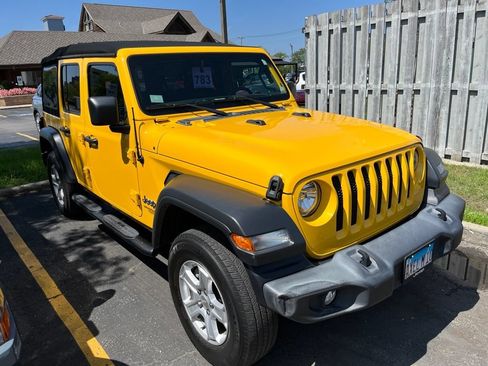 Used 2019 Jeep Wrangler Unlimited Sport S AWD/4WD image 2
