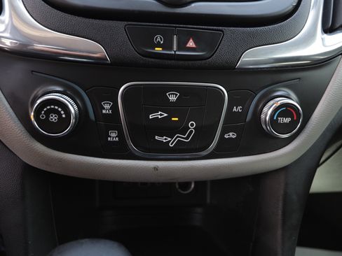 Used 2023 Chevrolet Equinox LS w/ LS Convenience Package FWD image 11