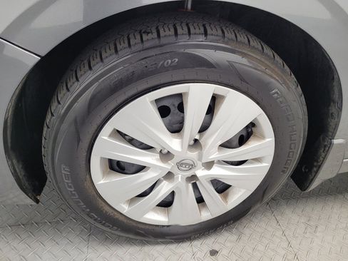 Used 2024 Nissan Sentra S FWD image 31