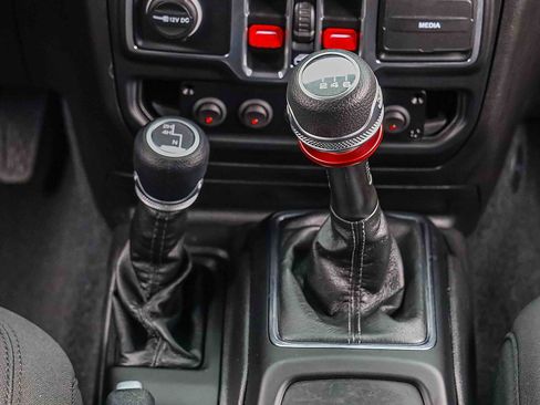 Used 2022 Jeep Wrangler Unlimited Sport AWD/4WD image 13