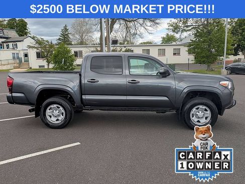 Used 2023 Toyota Tacoma SR AWD/4WD image 4