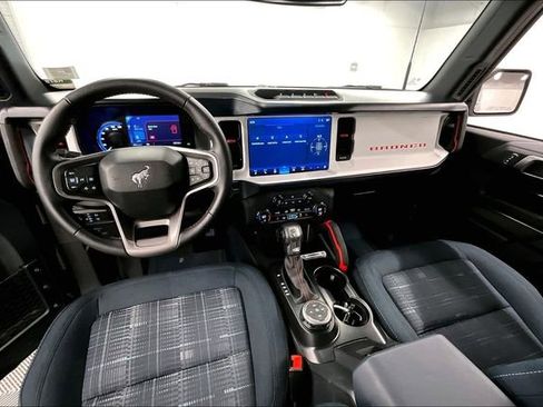 Used 2024 Ford Bronco Heritage Edition AWD/4WD image 19