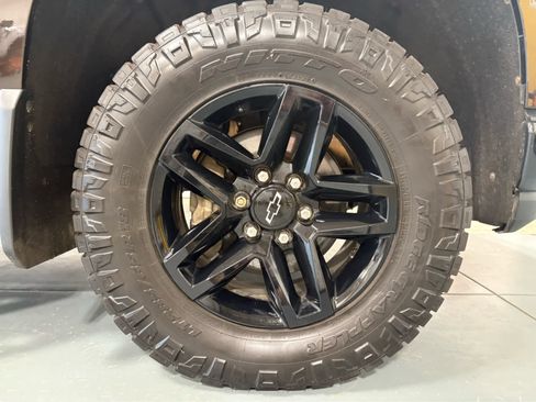 Used 2019 Chevrolet Silverado 1500 LT Trail Boss AWD/4WD image 9