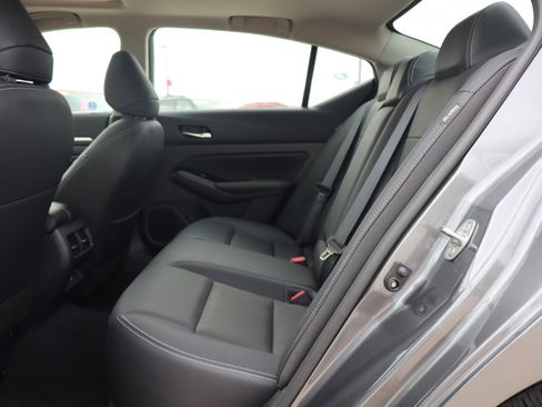 Used 2023 Nissan Altima 2.5 SL FWD image 11