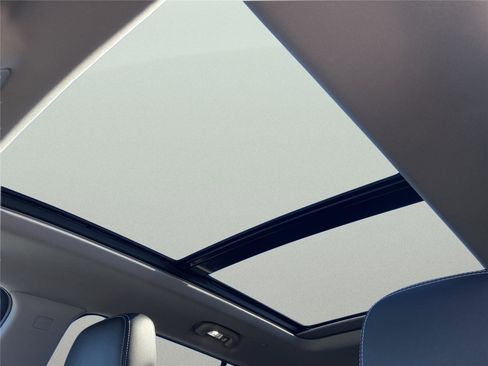 Used 2022 GMC Terrain SLT w/ Infotainment Package II image 30