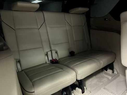 Used 2021 Cadillac Escalade Premium Luxury w/ Performance Package AWD/4WD image 28