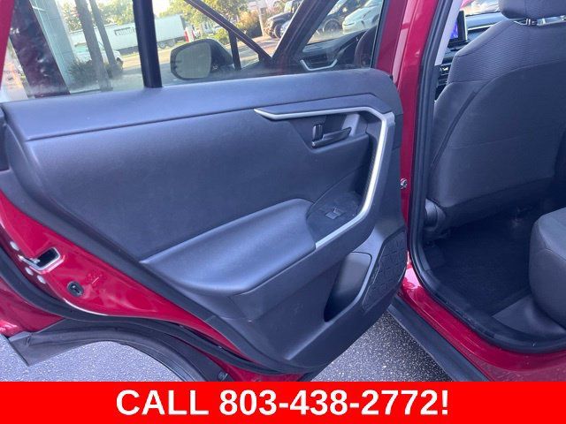 Used 2024 Toyota RAV4 LE FWD image 9