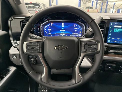 Used 2025 Chevrolet Silverado 1500 RST AWD/4WD image 18