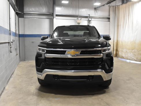 Used 2024 Chevrolet Silverado 1500 LT AWD/4WD image 31