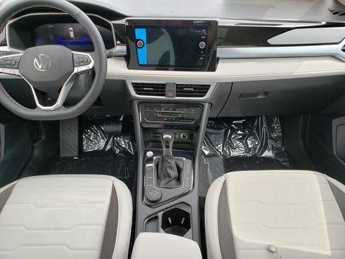 New 2026 Volkswagen Taos SE AWD/4WD image 9
