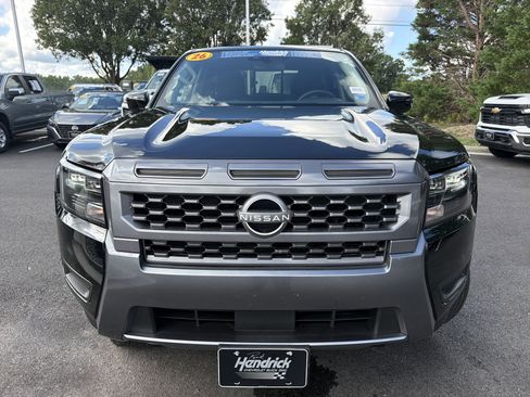 Used 2026 Nissan Frontier SV w/ SV Convenience Package AWD/4WD image 3