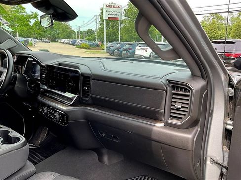 Used 2024 Chevrolet Silverado 1500 LT AWD/4WD image 13