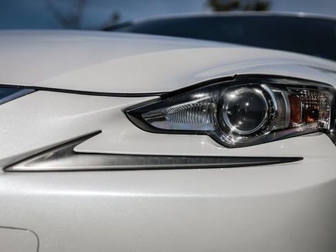 Used 2016 Lexus IS 200t RWD image 11