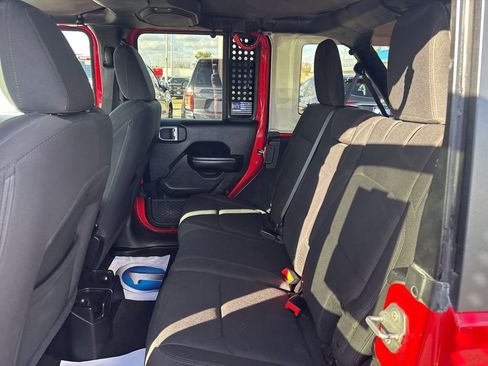 Used 2018 Jeep Wrangler Unlimited Sport S image 29